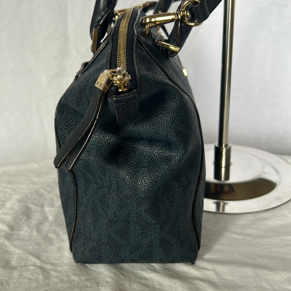 MICHAEL KORS blue and black signature Riley leather top zip medium size satchel. - Picture 6 of 16